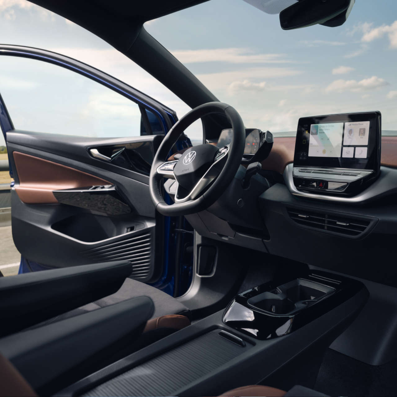 Cockpit mit Blick aufs Navigationssystem des ID.4