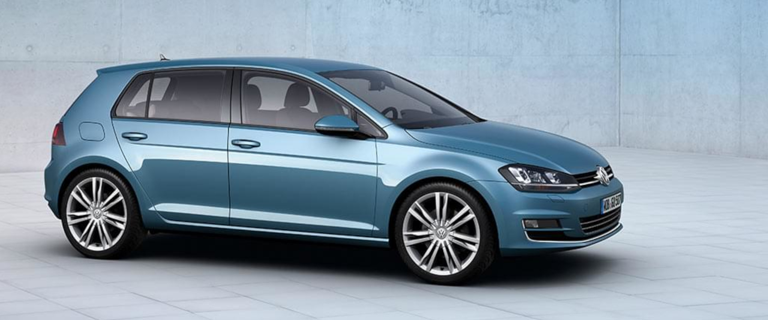 blauer VW Golf 7